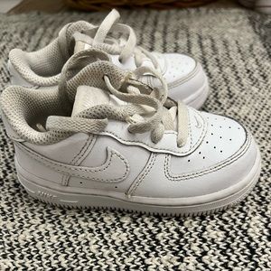 NIKE Air Force 1s white size 7 toddler